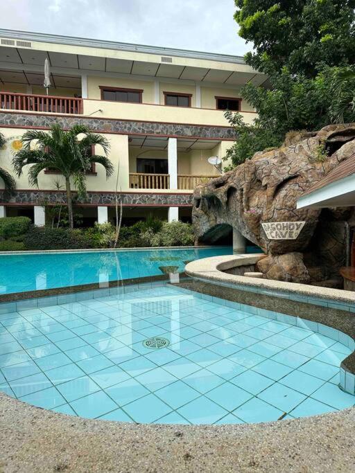 Alona Park Residence - 3 Bedroom Apartment- Alex And Jesa Unit Panglao Island Exterior photo
