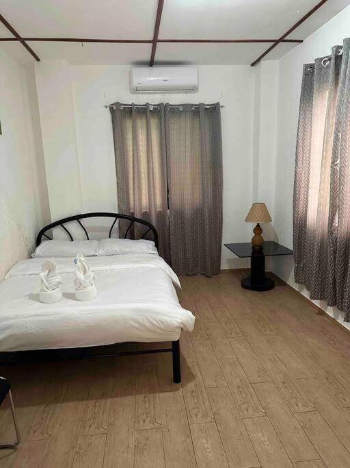Alona Park Residence - 3 Bedroom Apartment- Alex And Jesa Unit Panglao Island Exterior photo